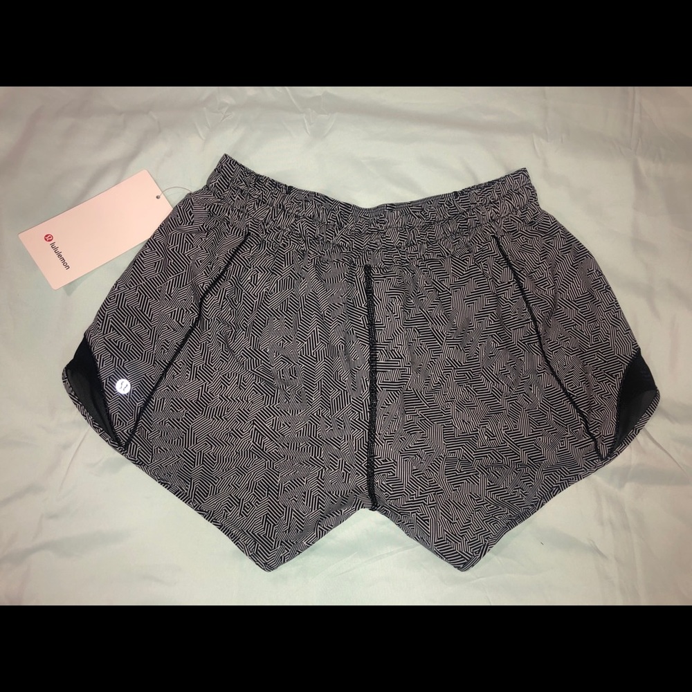 NWT Lululemon Seawheeze 2020 Hotty Hot Short 4”